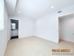 Building Photo - 206 E 87th St