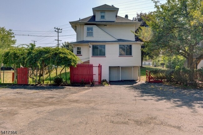 Building Photo - 120 Newark Pompton Turnpike