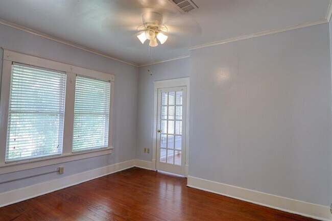 Building Photo - 3221 Austin St