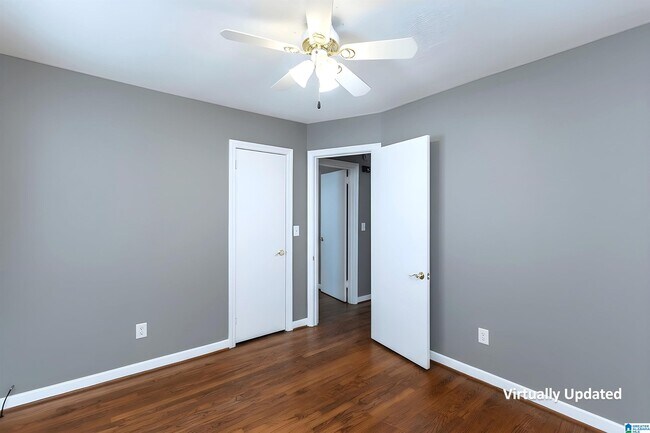 Building Photo - 8708 Sunset Dr
