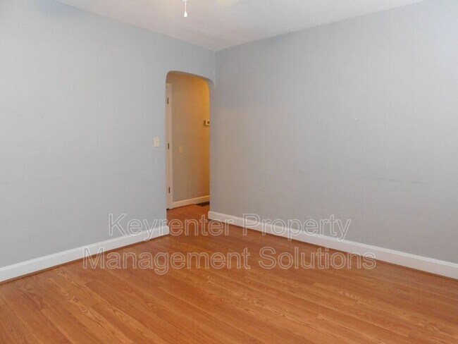 Building Photo - 811 E Beverley St