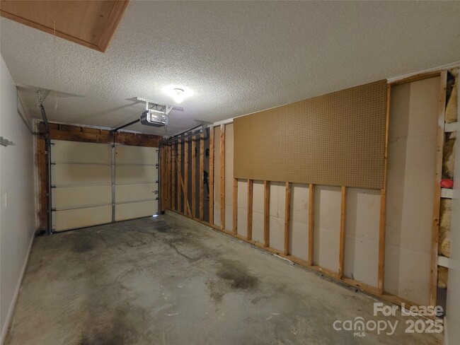Building Photo - 8844 Treyburn Dr