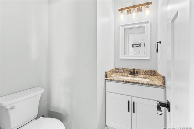 Building Photo - 505 Cross St