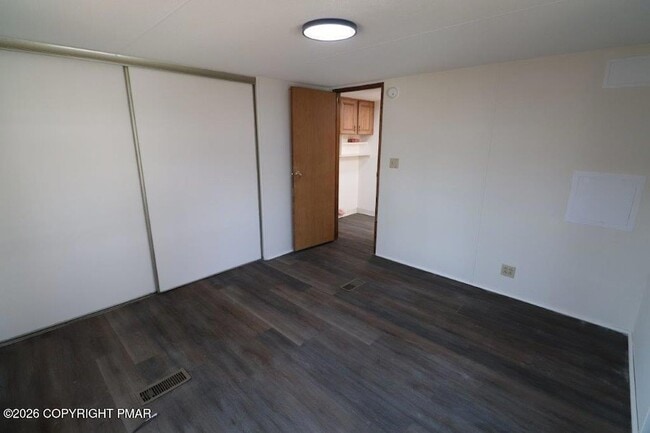 Building Photo - 238 Birchwood Ln