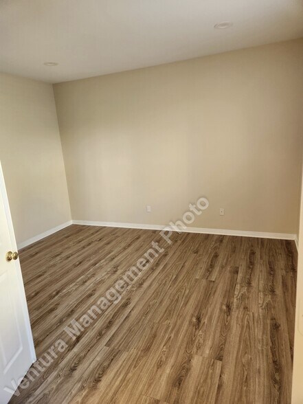 Building Photo - 5885 Indian Point Dr