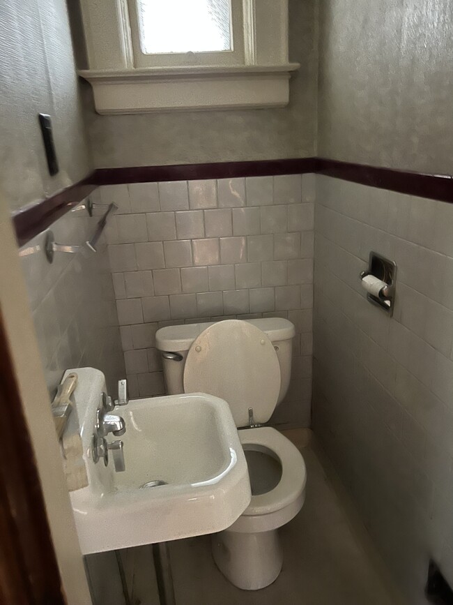 1/2 Bathroom Downstairs - 140 Thomas St