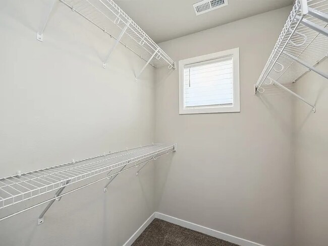 Building Photo - Bright & Modern 4-Bedroom Home in Deer Cre...