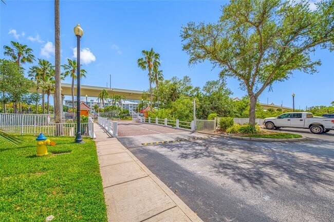 Building Photo - 5000 Culbreath Key Way