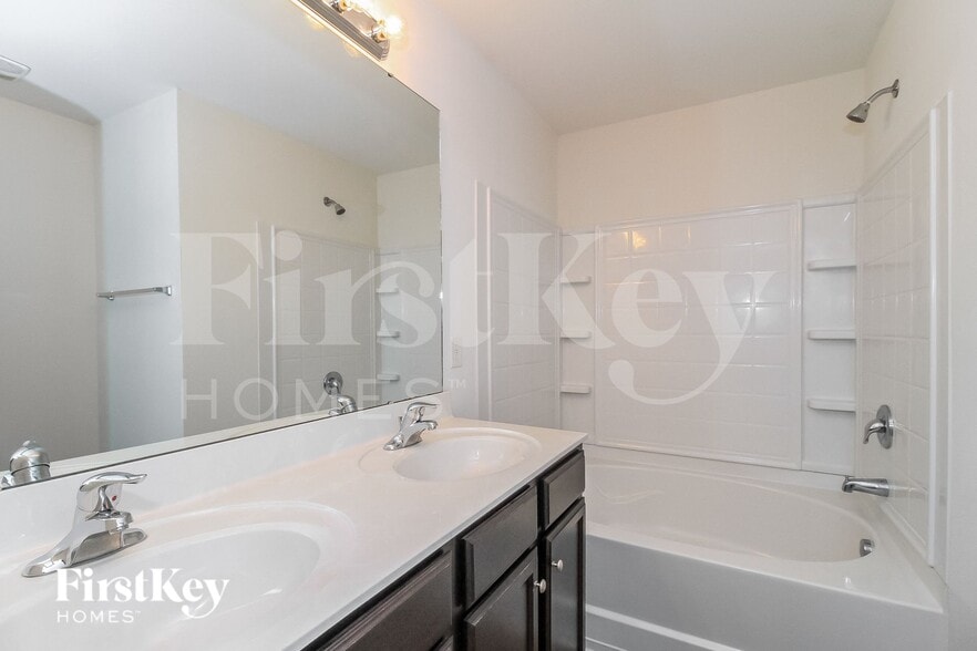 Building Photo - 1377 Aurora Glen Dr