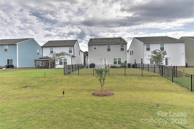 Building Photo - 561 Scotch Meadows Loop
