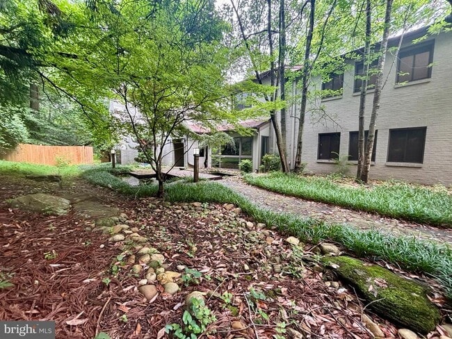 Building Photo - 1434 Kirby Rd