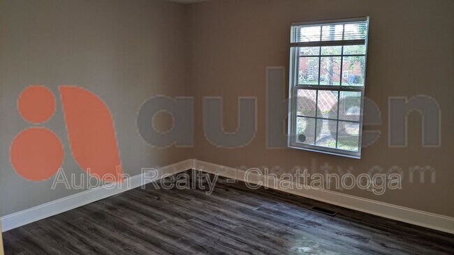 Building Photo - 3913 Bowman Ln