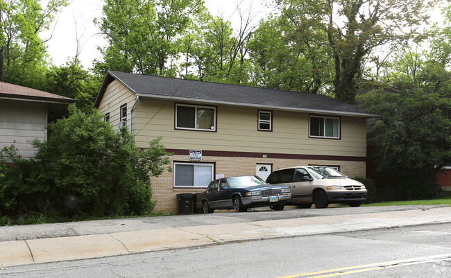 Primary Photo - Clinton Springs Quad Apartments