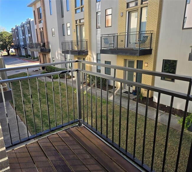 Building Photo - 6000 S Congress Ave