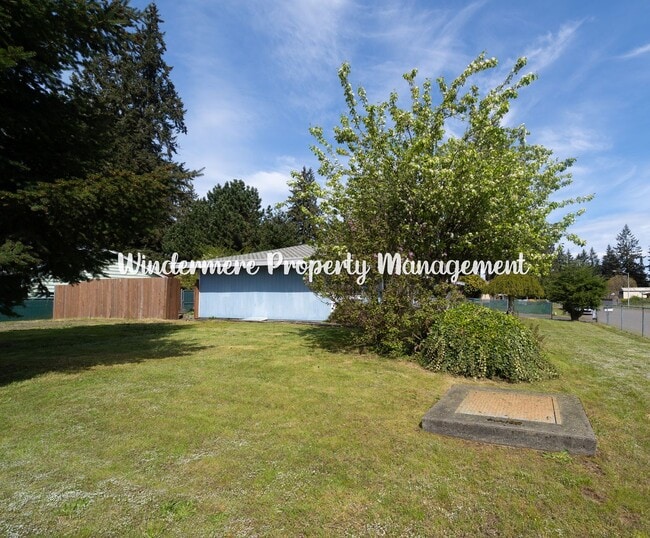 Building Photo - Bright and Charming 3 bed Rambler in Convenient Port Orchard Location