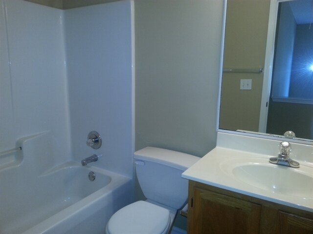 Building Photo - 3 Chablis Ct