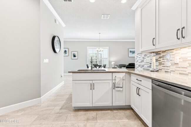Building Photo - 30 Longridge Ln