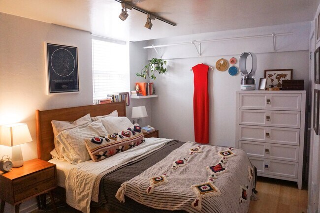 upstairs bedroom with full closet (not pictured) - 1213 N Harvey Ave