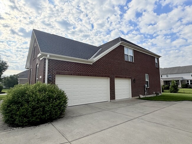 Building Photo - 3137 Broadstone Dr