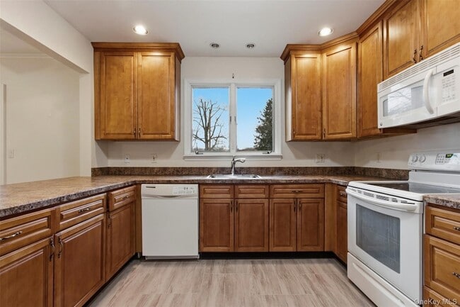 Building Photo - 1751 US-6