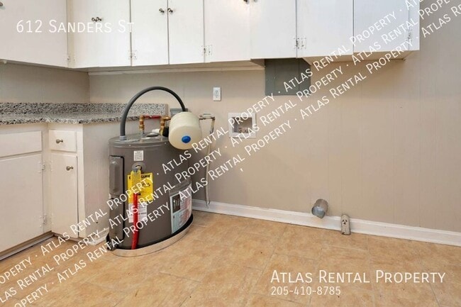 Building Photo - 612 Sanders St