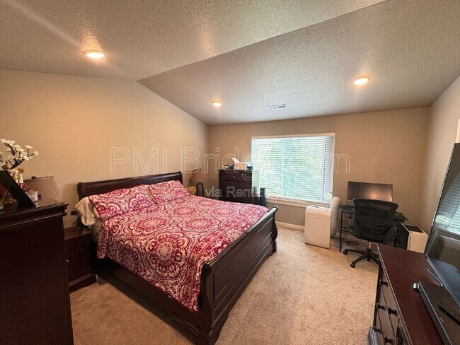 Building Photo - 3715 SW 190th Ter