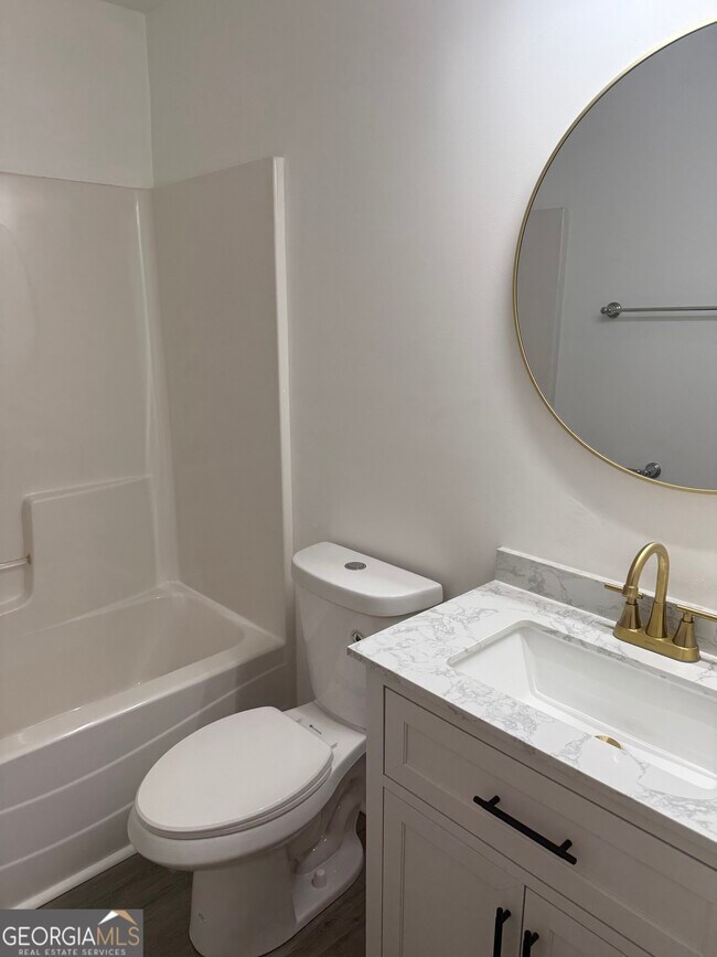 Building Photo - 2104 Ginger Estates Dr NE