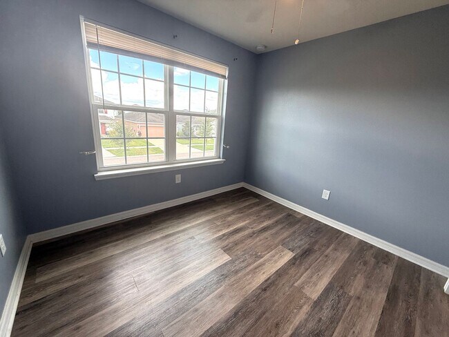 Building Photo - Spacious Riverview Rental in South Fork Lakes with Oversized Screened Patio & 2-Car Garage