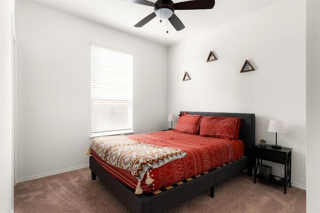 Building Photo - 7810 Song Sparrow Dr.