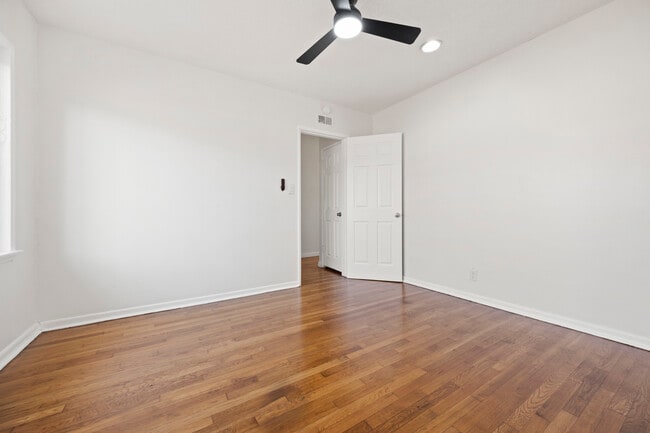 Building Photo - 13205 Casimir Ave