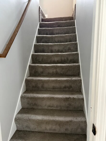 Building Photo - 28243 Schram St