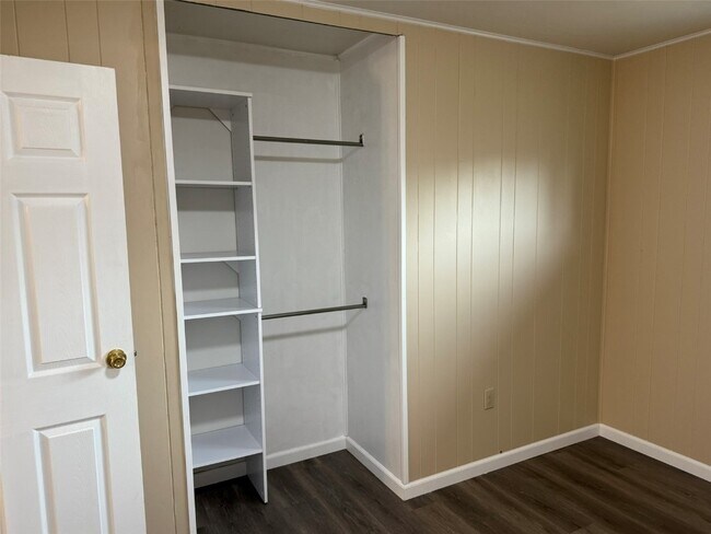 Building Photo - 8020 Carlsbad Dr