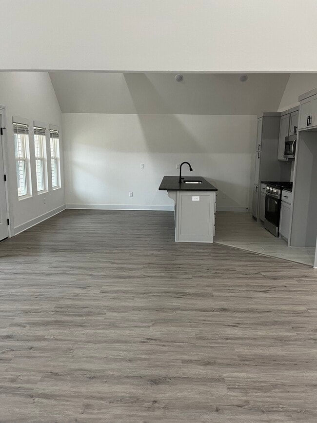 Building Photo - 3201 SW Lovely Ln