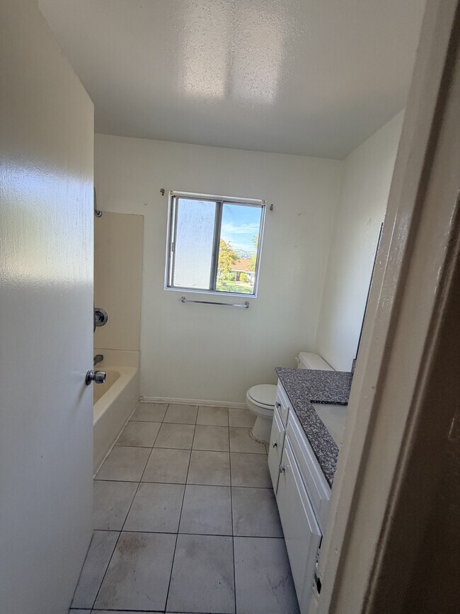 Building Photo - 1624 Mimosa Pl