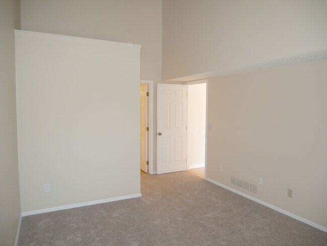 Building Photo - 7468 S Alkire St