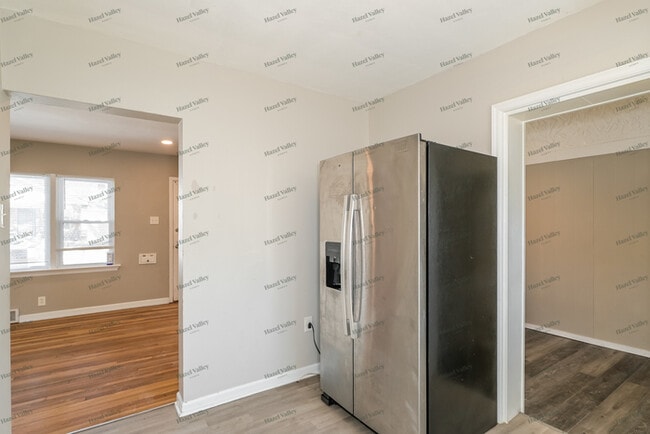 Building Photo - 7020 Rohn Dr