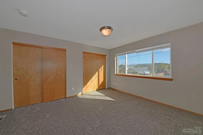 Building Photo - 145-MHH1145 N Tamarack St