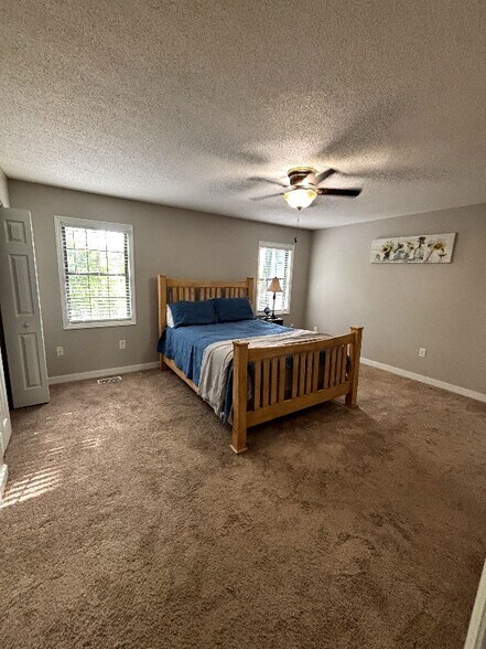 Building Photo - 18 Willow Bridge Dr