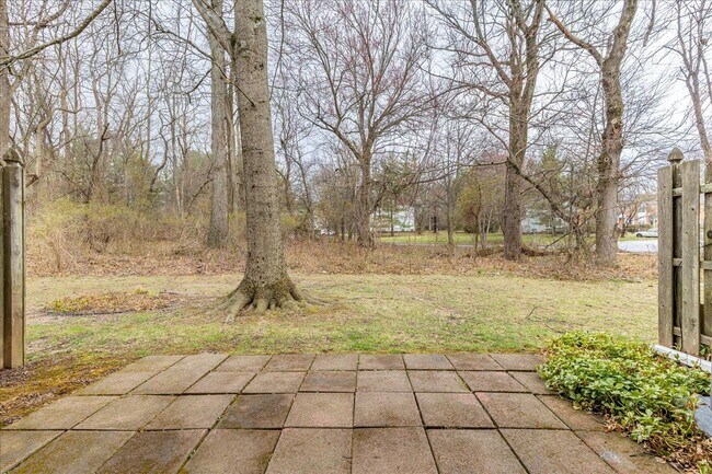 Building Photo - 23 Sycamore Ct