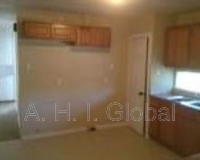 Building Photo - 2026 S Fannin St