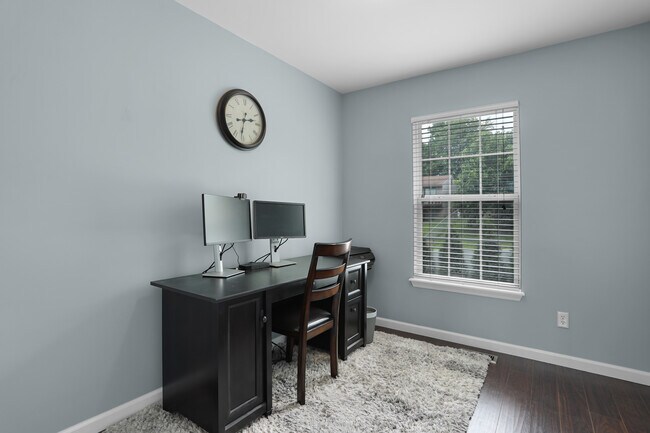 Building Photo - 552 Winter Bluff Dr