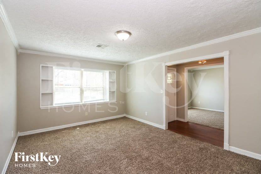 Building Photo - 307 Coronation Dr