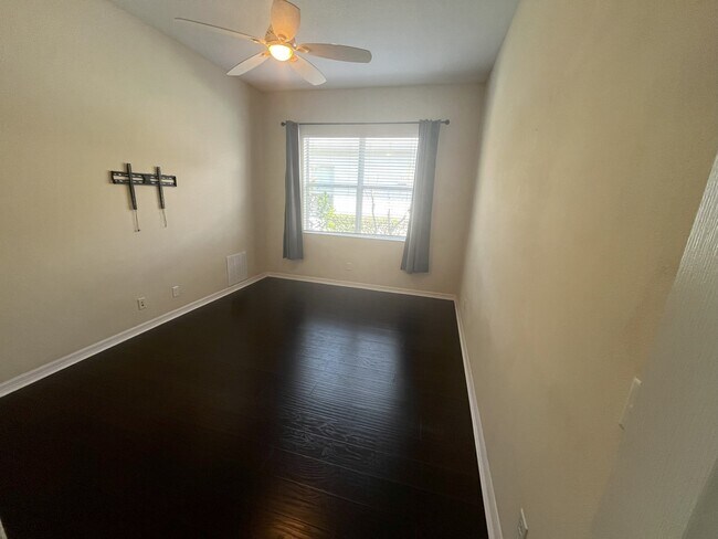 Building Photo - 4726 Claremont Park Dr