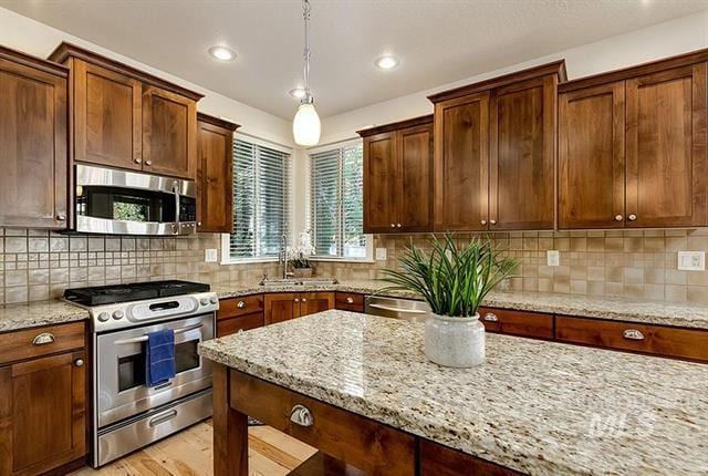 Building Photo - 2517 E Mariposa Dr