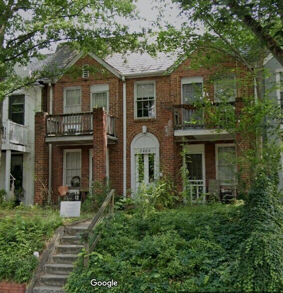 Building Photo - 3204 Stuart Ave