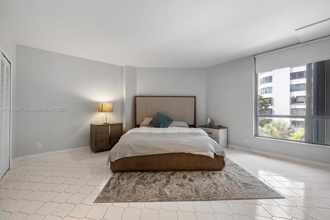 Building Photo - 10155 Collins Ave
