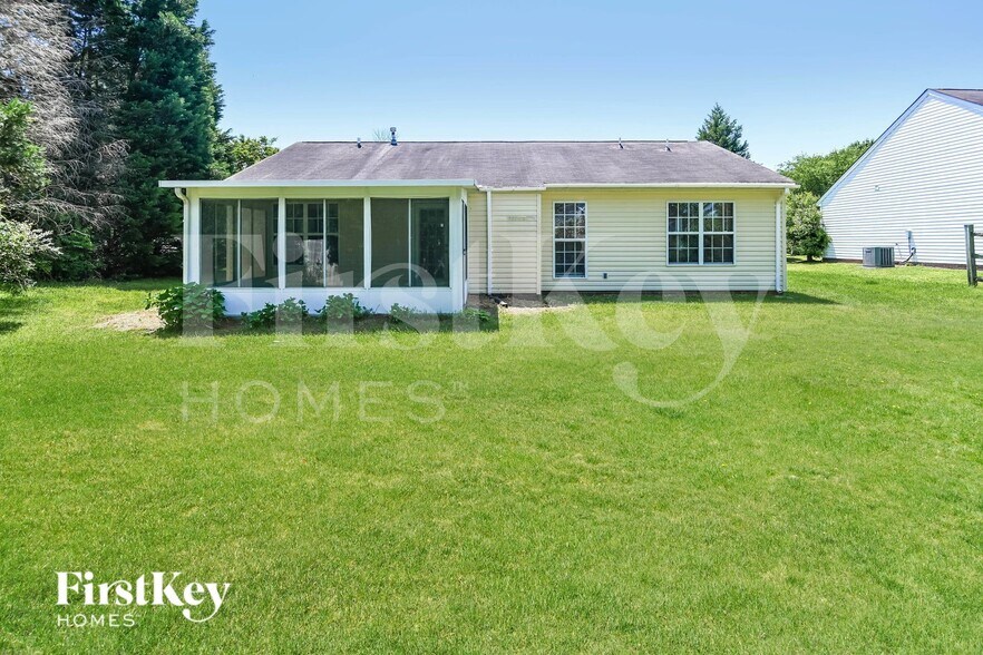 Building Photo - 4190 Ivydale Ave SW