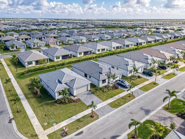 Building Photo - 12555 SW Manatee Marsh Ter