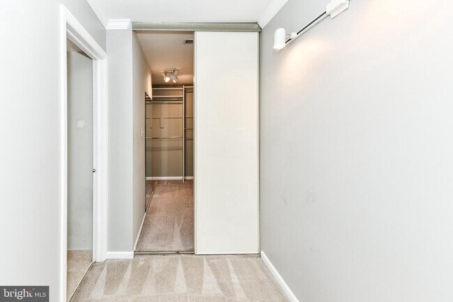 Building Photo - 2954 Yarling Ct
