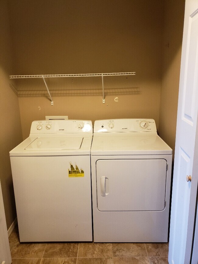 Washer and dryer in unit - 7510 S Fruitvale Rd